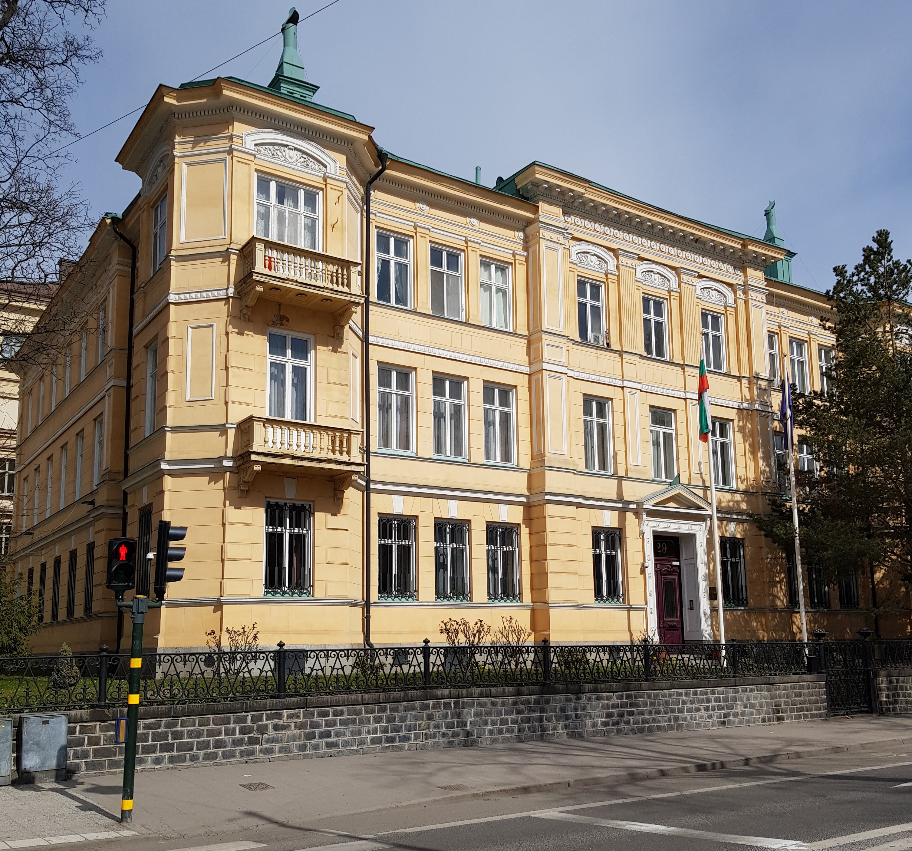 Консулската служба на българското посолство в Стокхолм ще предоставя консулски услуги само с предварително записан приемен ден и час 